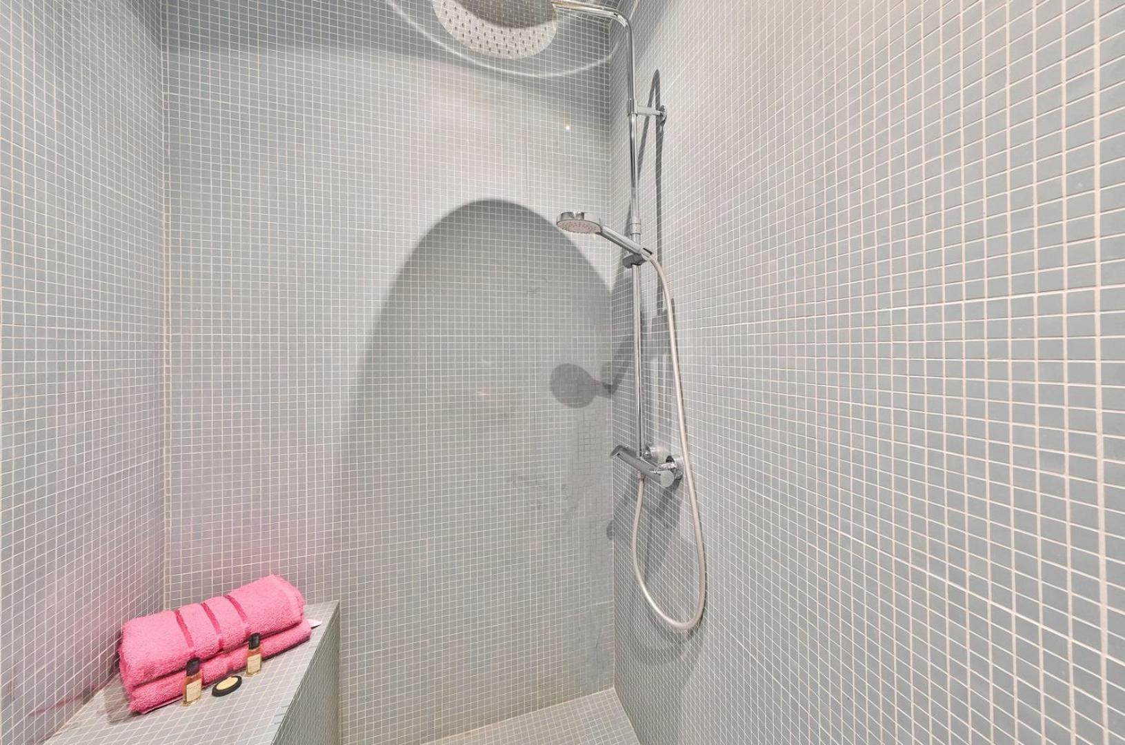 Guestready - Atypic Studio Near Montmartre Appartement Parijs Buitenkant foto